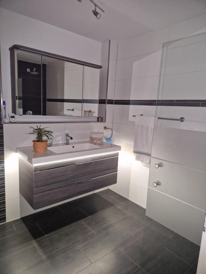 Apartment Hochwertige 85qm-wohnung In Wuppertal-vohwinkel Wuppertal